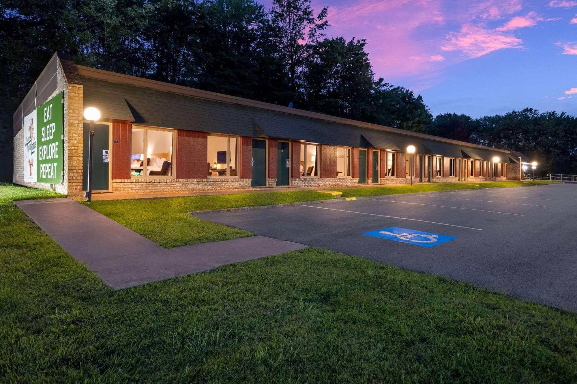 Travelodge By Wyndham Emlenton מראה חיצוני תמונה